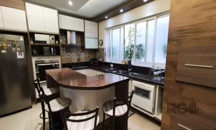 Apartamento 3 dormitórios com churrasqueira no Bom Fim