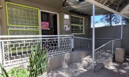 Casa comercial 5 dormitórios à venda Menino Deus Porto Alegre/RS