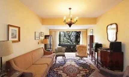 Vende-se amplo apartamento 3 quartos com suíte e 2 vagas no coração do Moinhos d