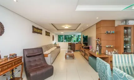 Apartamento no bairro Higienópolis de 3 dormitórios e 2 vagas