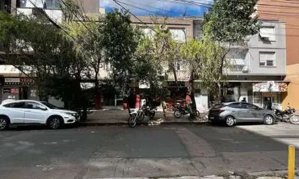 Apartamento com 2 quartos à venda na Rua Açores, 45, Passo da Areia, Porto Alegre