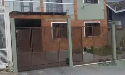 Casa sobrado no Verdes Campos de 3 dormitórios e 4 vagas