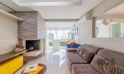 Vende-se excelente apartamento 2 quartos c/ 2 suítes, 2 vagas, living com lareir
