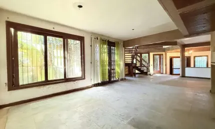 Casa com 5 quartos à venda na Avenida Guaíba, 4556, Vila Assunção, Porto Alegre