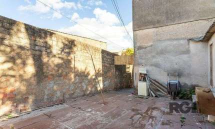Terreno à venda na Rua Caieira, 446, Medianeira, Porto Alegre