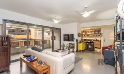 Apartamento no bairro Tristeza de 3 dormitórios e 2 vagas