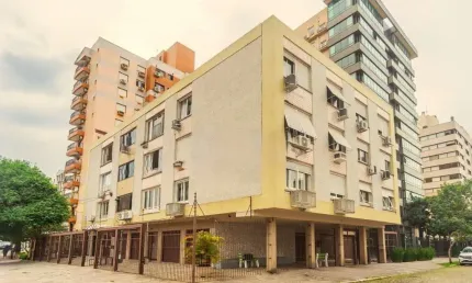 Apartamento de 3 quartos 1 vaga de garagem no bairro Menino Deus em Porto Alegre