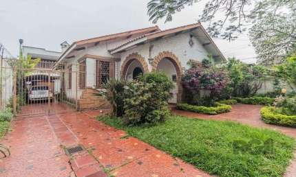 Casa 4 dormitórios à venda Navegantes Porto Alegre/RS