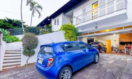 Casa para Venda - 249m², 5 dormitórios, sendo 1 suites, 4 vagas - Chácara das Pe