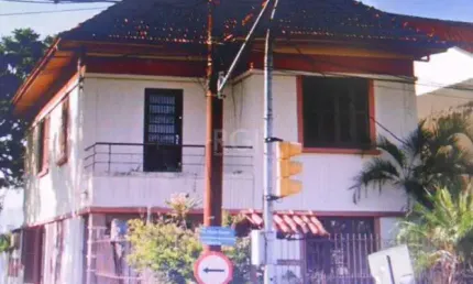Casa para Venda - 240m², 3 dormitórios, sendo 1 suites, 3 vagas - Medianeira