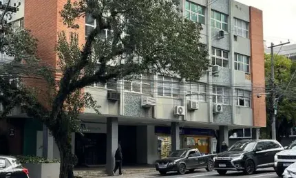 sala comercial grande prédio com elevador no bairro Rio Branco em Porto Alegre