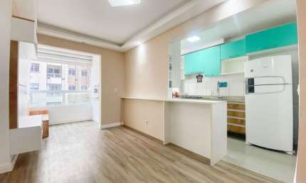 Apartamento de 2 quartos com sacada e churrasqueira com 1 vaga Porto Alegre