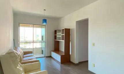 Apartamento 2 dormitórios, com vaga de garagem na Avenida Cavalhada