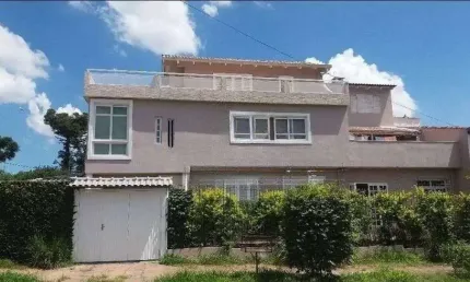 Excelente casa de 188m² com 5 quartos sendo 2 suítes