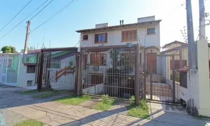 Ampla casa de 175 m² com 3 dormitórios e 3 vagas de garagem