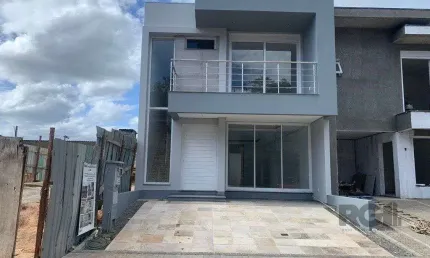 Excelente sobrado de 150m² com 4 dormitórios e 2 vagas.