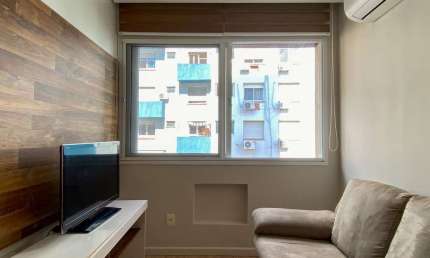 Apartamento completamente mobiliado em prédio com infra no Centro Histórico