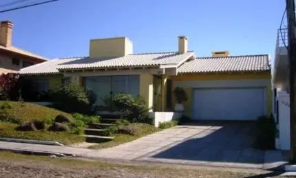 Casa para venda - 216m², 3 dormitórios, sendo 1 suites, 2 vagas - centro