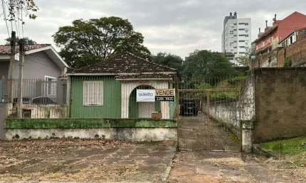 Terreno à venda na Rua São Marcos, 221, Bom Jesus, Porto Alegre