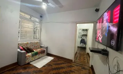 Apartamento com 2 quartos à venda na Rua Vinte e Quatro de Maio, 93, Centro Histórico, Porto Alegre