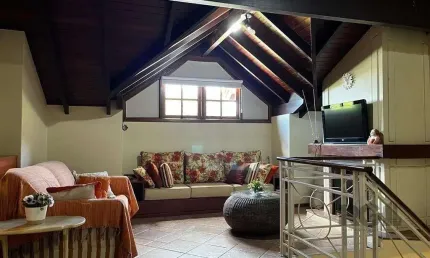 Cobertura duplex com 2 suítes e uma vaga para Comprar em Gramado.
