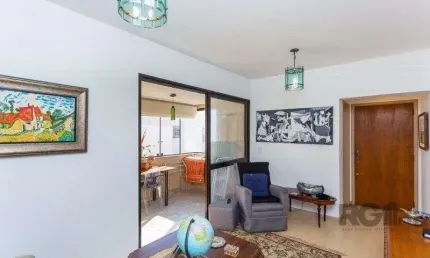 Apartamento 2 dormitórios, 2 banheiros, 1 vaga de garagem no Bairro Independênci