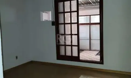 Casa para Venda - 98m², 2 dormitórios, 2 vagas - Alto Petrópolis