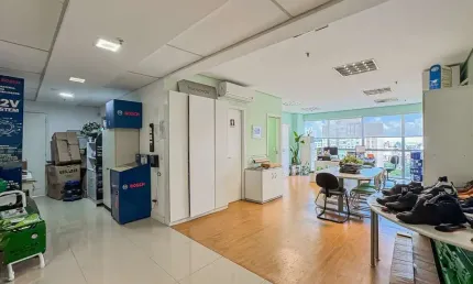 Sala comercial à venda na Rua Gutemberg, 151, Petrópolis, Porto Alegre