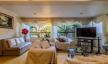 Apartamento 3 dormitórios e 2 vagas no Petrópolis, pertinho da Encol