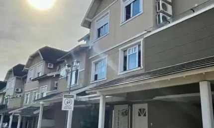 Casa em condomínio fechado com 4 quartos à venda na Rua Attílio Bilibio, 120, Jardim Carvalho, Porto Alegre