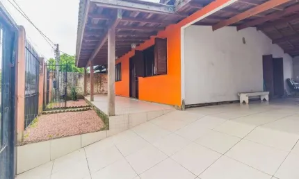 Casa 3 dormitórios à venda no Bairro Restinga - Porto Alegre