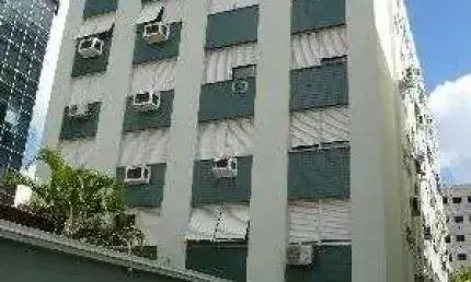 Ótimo apartamento à venda na Cidade Baixa, localizado na Rua Baronesa Do Gravata