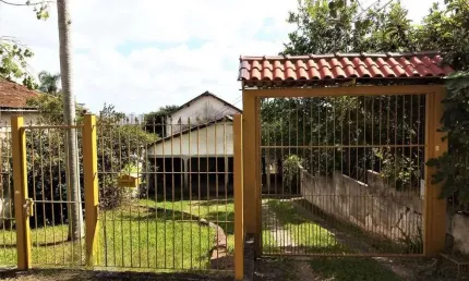 Casa 4 dormitórios à venda no Bairro Vila Jardim - Porto Alegre