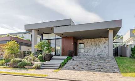 Casa em condomínio na Estrada das Três Meninas, Alphaville