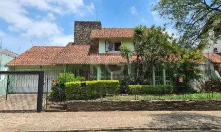 Casa para Venda - 352m², 5 dormitórios, sendo 1 suites, 4 vagas - Rubem Berta