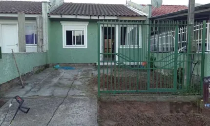 Casa com 2 quartos, 2 vagas de garagem, no bairro Fortuna, Sapucaia do Sul/RS