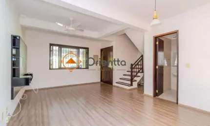 Casa de condomínio para alugar com 230m², 3 quartos e 2 vagas.
