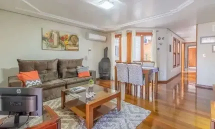 Casa / 3 Quartos / 1 Suíte / 2 Vagas / Churrasqueira / São José / Canoas / RS