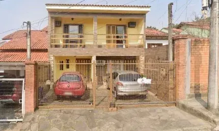 Casa / Piscina / 3 Quartos / 1 Suíte / 2 Vagas / Porto Verde / Algarve / Alvorad