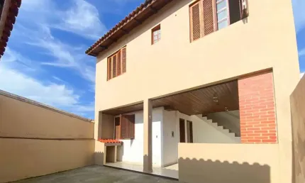 Casa / sobrado / 4 dormitórios / churrasqueira / 2 vagas / jardim algarve / port