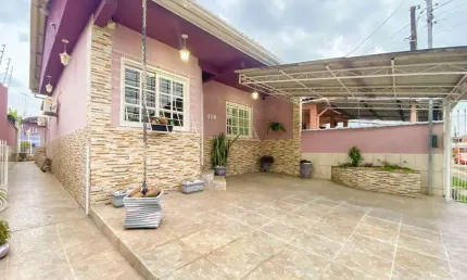 Casa / 2 dormitórios / piscina / churrasqueira / 2 vagas / jardim algarve / alvo