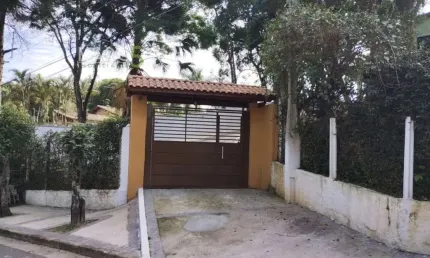 Chácara / sítio com 4 quartos à venda na Rua Calógero Rapé, Jardim São Jorge, Arujá, 144 m2 por R$ 1.050.000