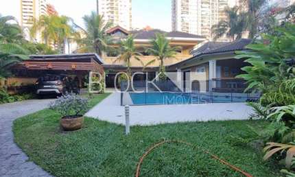Barra da Tijuca | Casa de Condomínio 6 quartos, sendo 4 suites