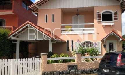 Casa em condomínio fechado com 5 quartos à venda na Rua Orlando de Souza, --, Quitandinha, Petrópolis