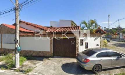 Campo Grande | Casa de Rua 3 quartos, sendo 1 suite