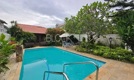 Barra da Tijuca | Casa de Condomínio 5 quartos, sendo 5 suites