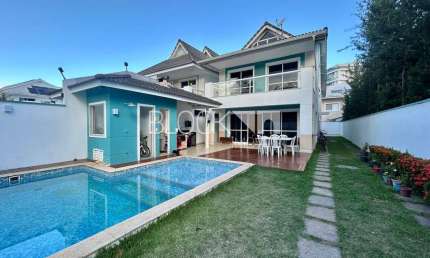Barra da Tijuca | Casa de Condomínio 4 quartos, sendo 3 suites