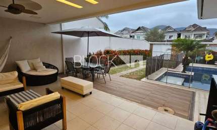 Recreio dos Bandeirantes | Casa de Condomínio 4 quartos, sendo 4 suites