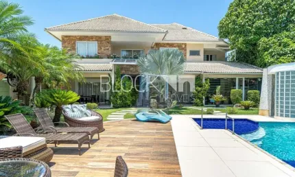 Barra da Tijuca | Casa de Condomínio 5 quartos, sendo 5 suites