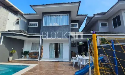 Vargem Pequena | Casa de Condomínio 4 quartos, sendo 4 suites